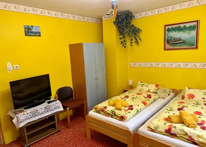 Szines Vendeghaz Apartment